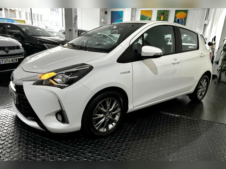 Toyota Yaris Hybrid Active foto miniatura
